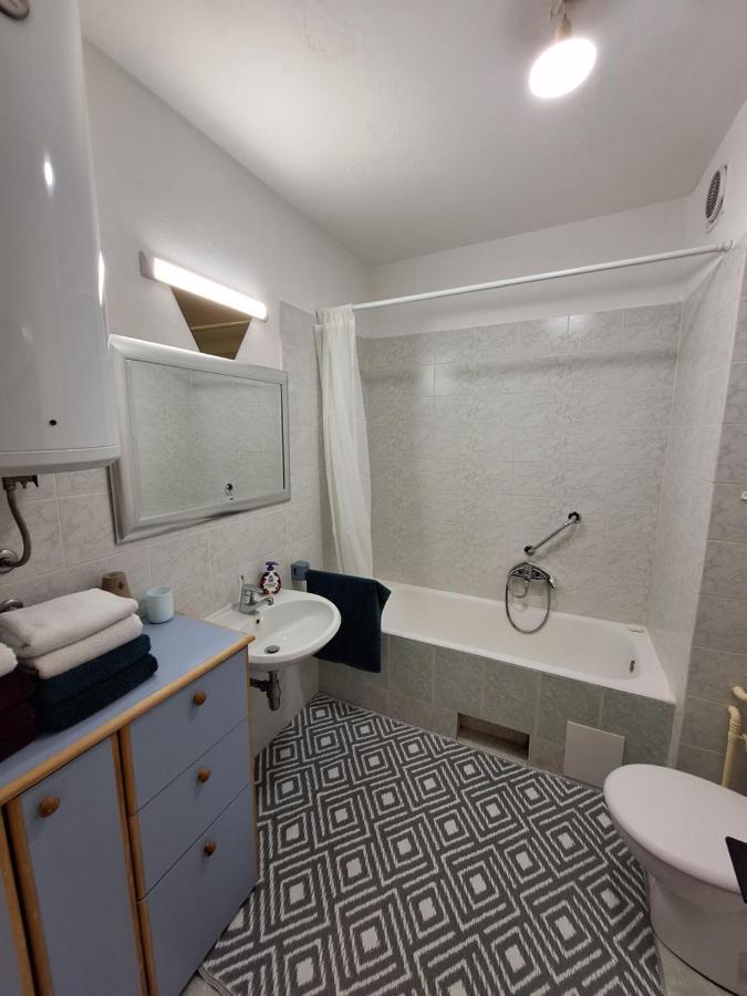 Two Bedroom Apartment Alma Zadar Ngoại thất bức ảnh